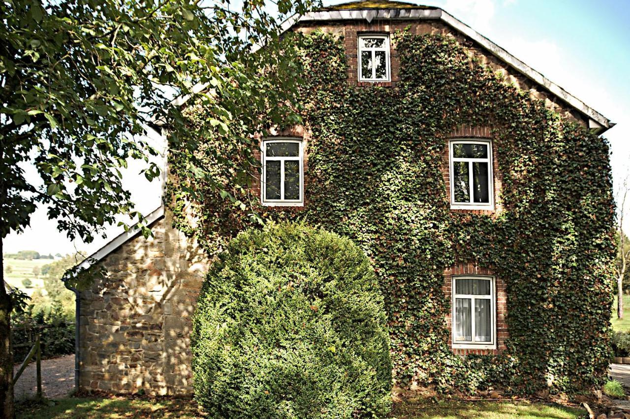 Ruhiges, gemütliches Ferienhaus mit großem Garten Weismes Exterior foto