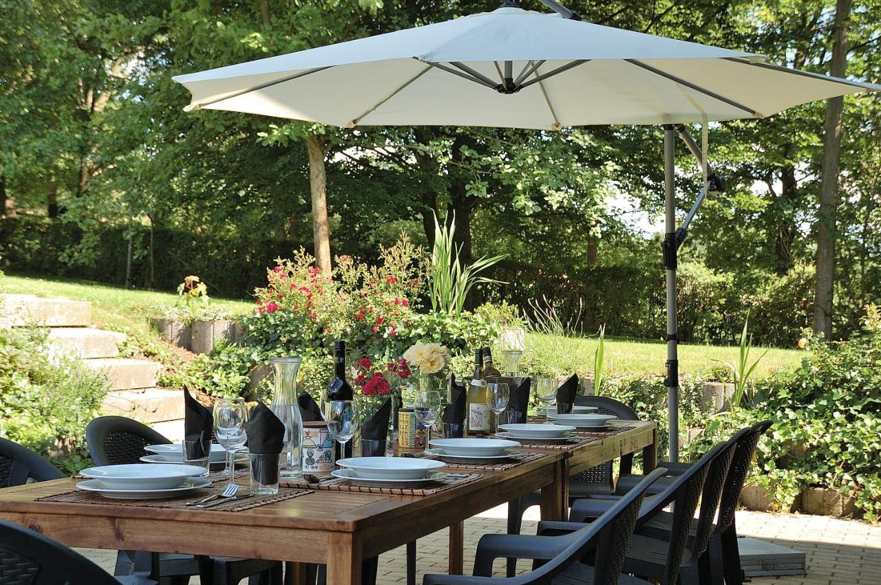 Ruhiges, gemütliches Ferienhaus mit großem Garten Weismes Exterior foto